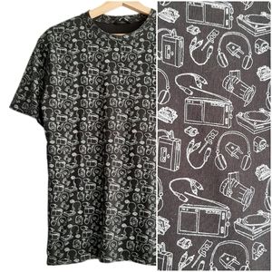 🍒 ONLY & SONS Crewneck T-shirt Black Retro Audio Headphones Print Men's Sz M